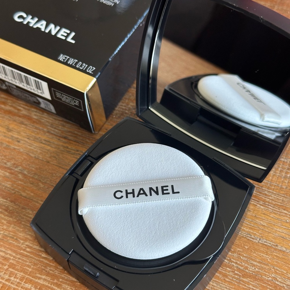 Chanel ULTRA LE TEINT longwear touch foundation Hydration- Flawless finish BD01